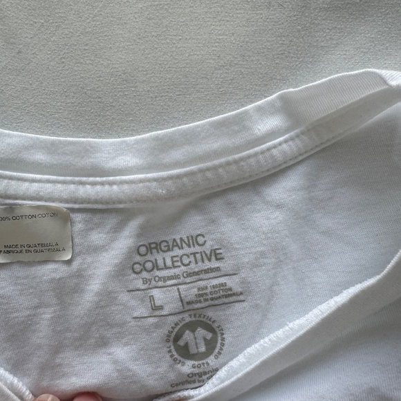 Cropped Graphic Tee - Picture 2 of 3